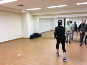 壁でキャッチボールの様子